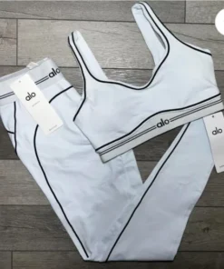 Alo Yoga Clothes Sale