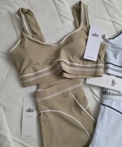 Alo Yoga Clothes Sale