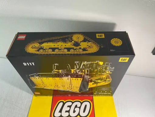 LEGO Technic App-Controlled CAT D11 Bulldozer 42131